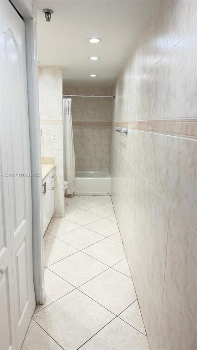 2625 Collins Ave, Unit 810, Miami Beach, FL 33140 Photo