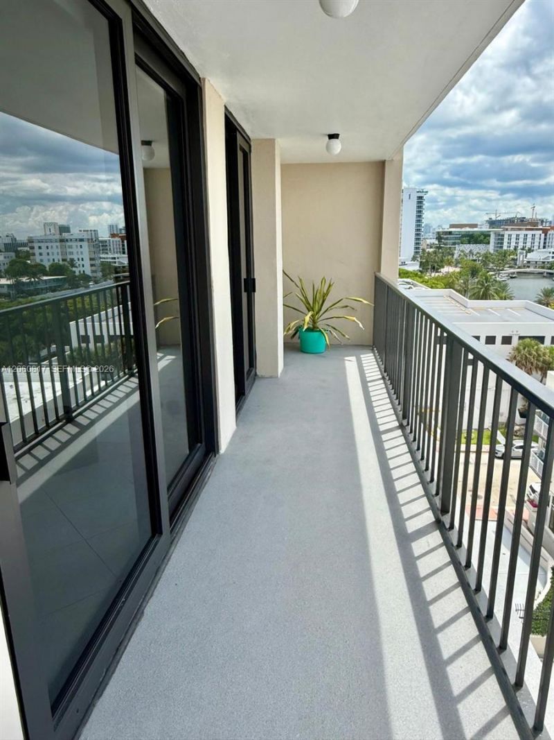 2625 Collins Ave, Unit 810, Miami Beach, FL 33140 Photo