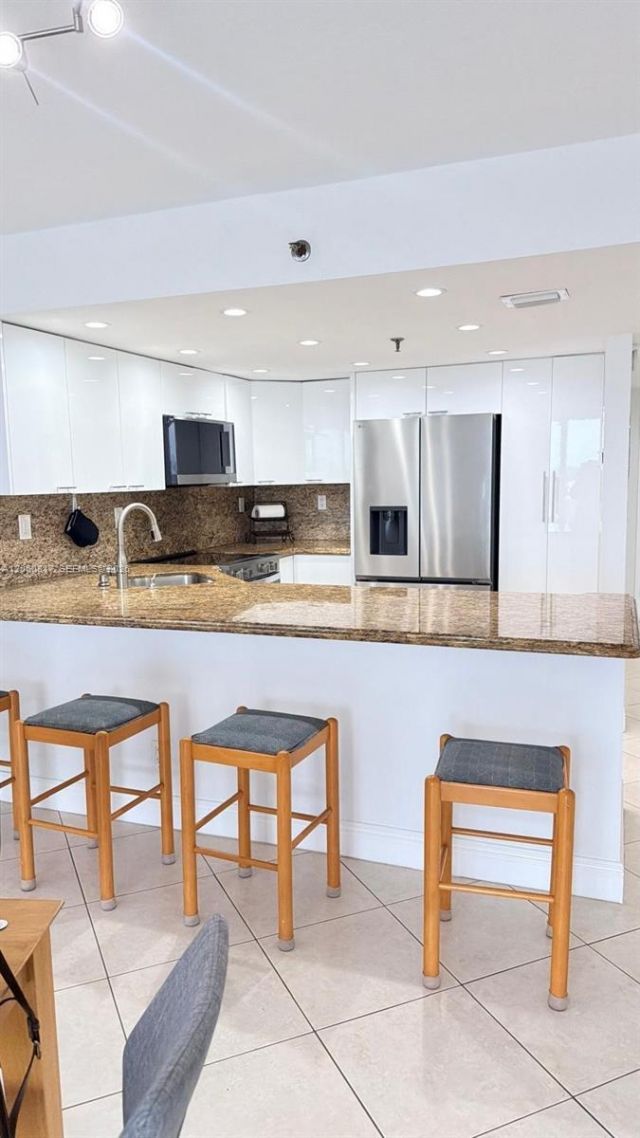 2625 Collins Ave, Unit 810, Miami Beach, FL 33140 Photo