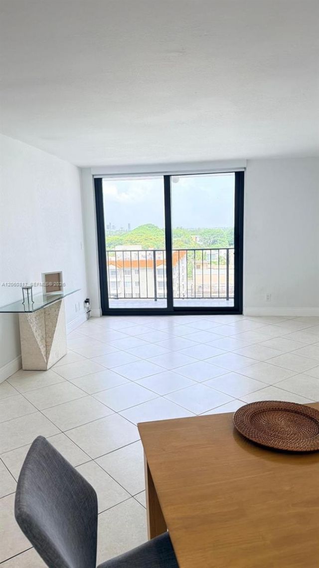 2625 Collins Ave, Unit 810, Miami Beach, FL 33140 Photo