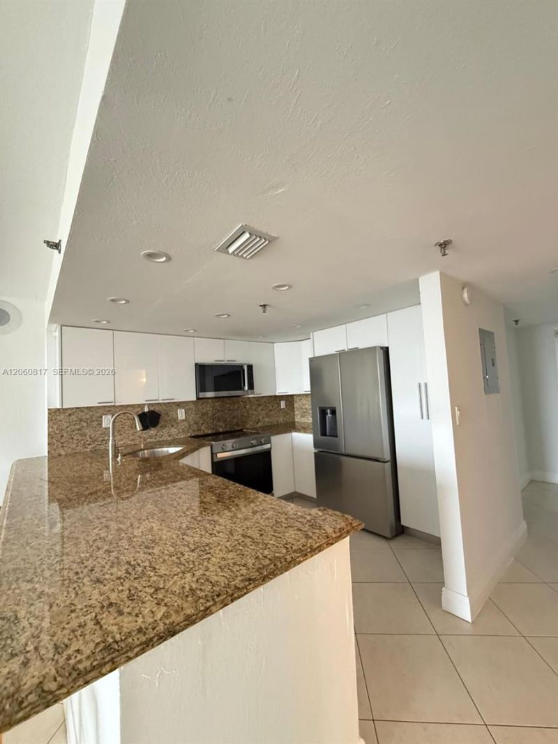 2625 Collins Ave, Unit 810, Miami Beach, FL 33140 Photo