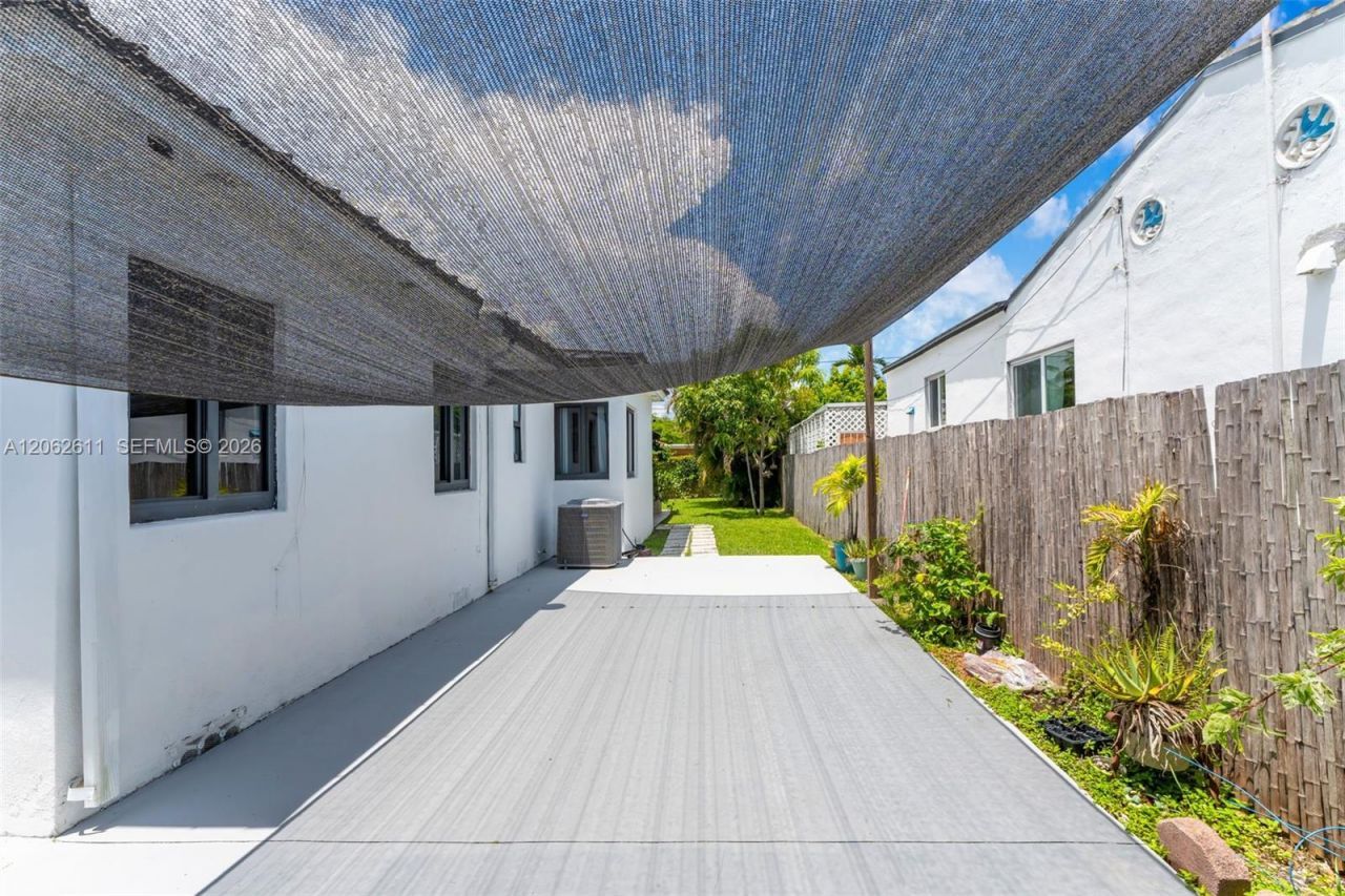 1575 SW 15th St, Miami, FL 33145 Photo