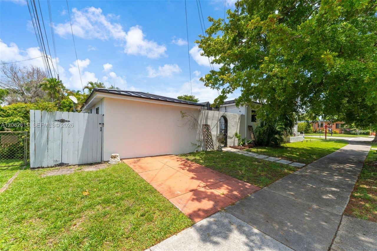 1575 SW 15th St, Miami, FL 33145 Photo