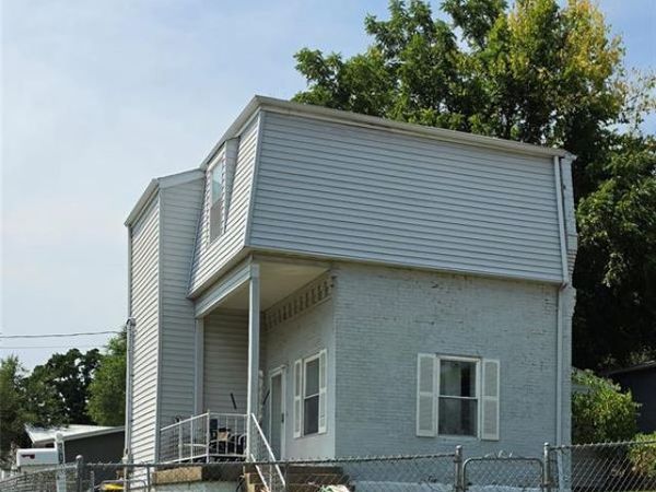 300 Stewart Street , De Soto, MO 63020
