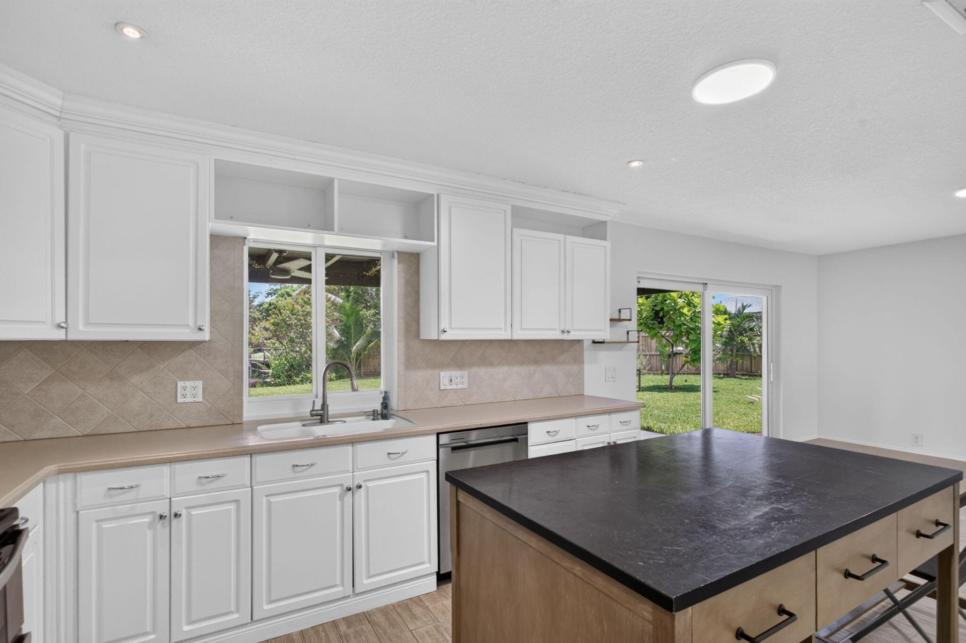 6410 NW 34th Avenue, Fort Lauderdale, FL 33309 Photo