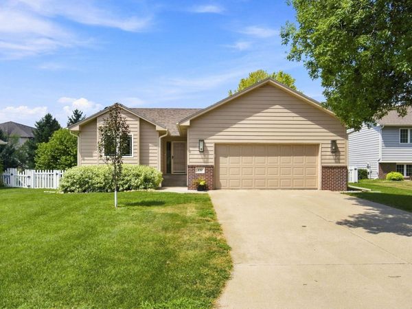 237 Bobwhite Cirlce, Dakota Dunes, SD 57049