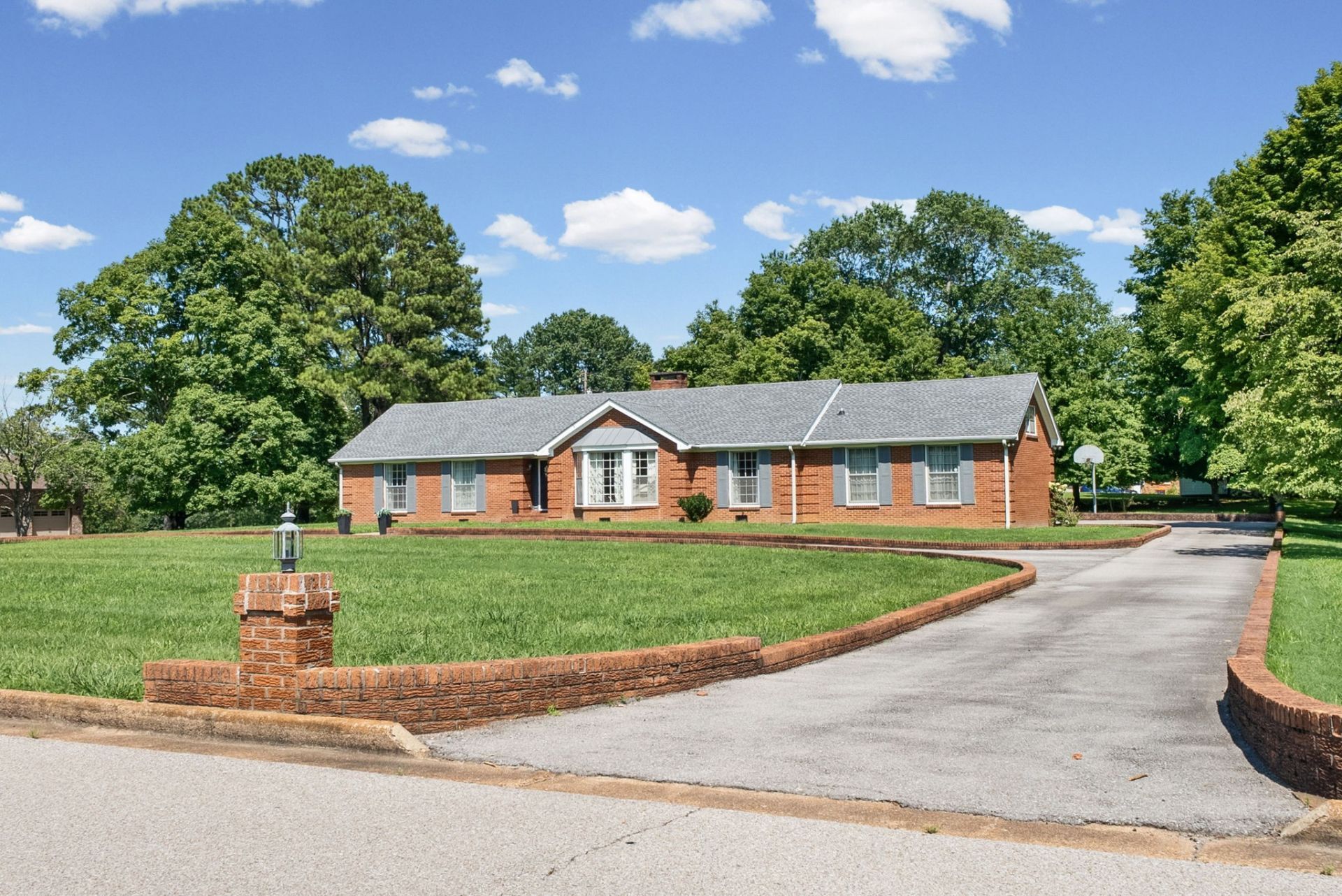 409 Wingate Dr, Clarksville, TN 37043 Main Photo