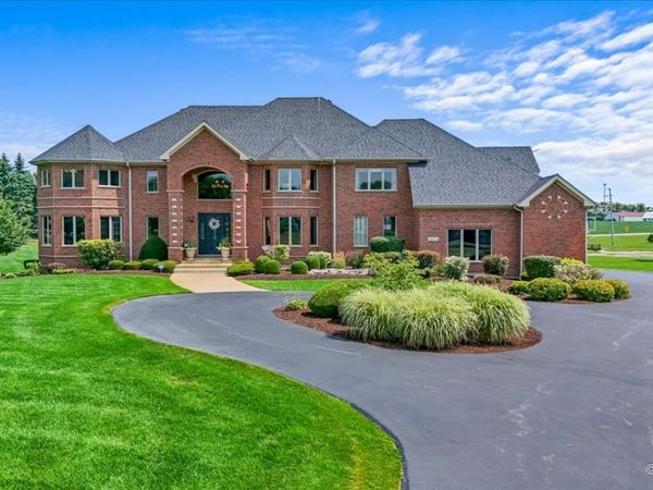 9N773 Old Mill Court, Elgin, IL 60124