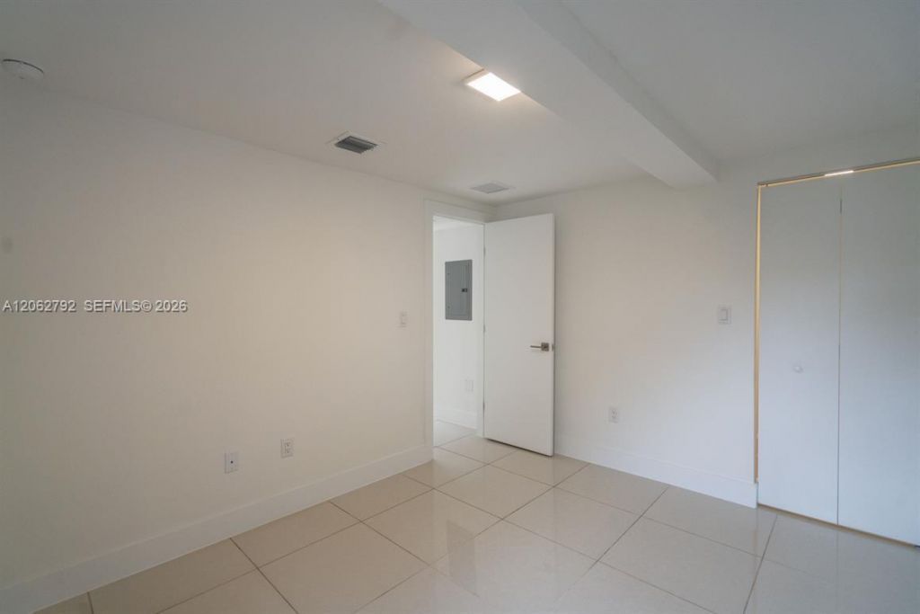 1971 Bay Dr, Unit 110, Miami Beach, FL 33141 Photo