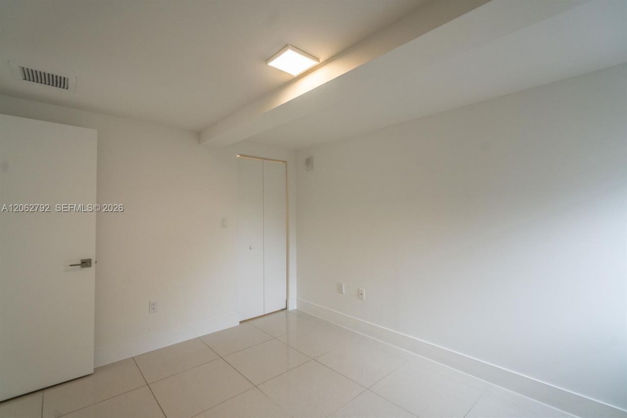 1971 Bay Dr, Unit 110, Miami Beach, FL 33141 Photo