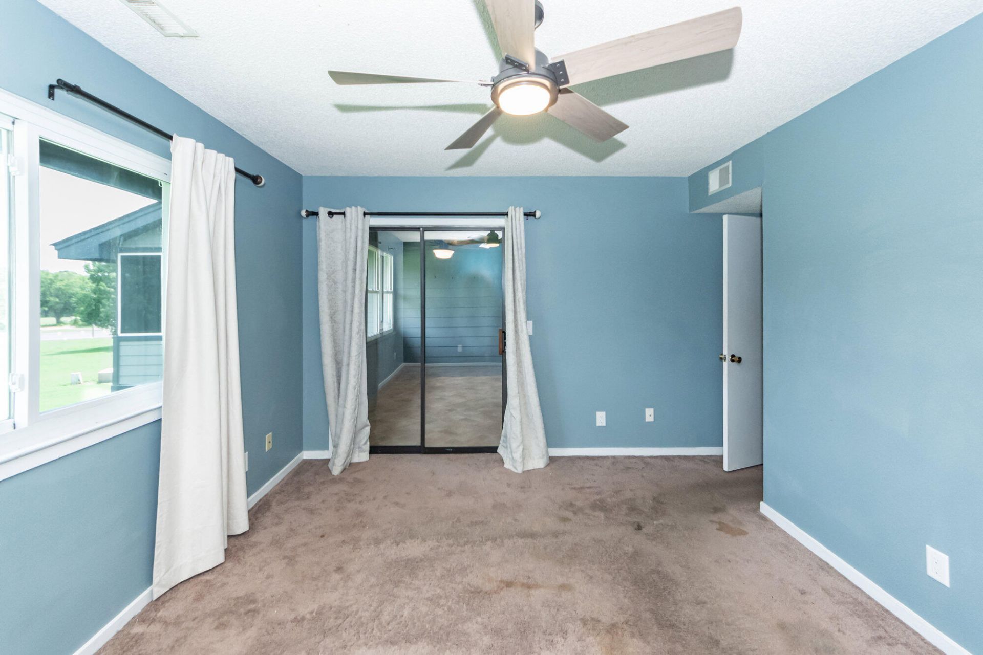 2605 Hidden Cove Drive Photo 10