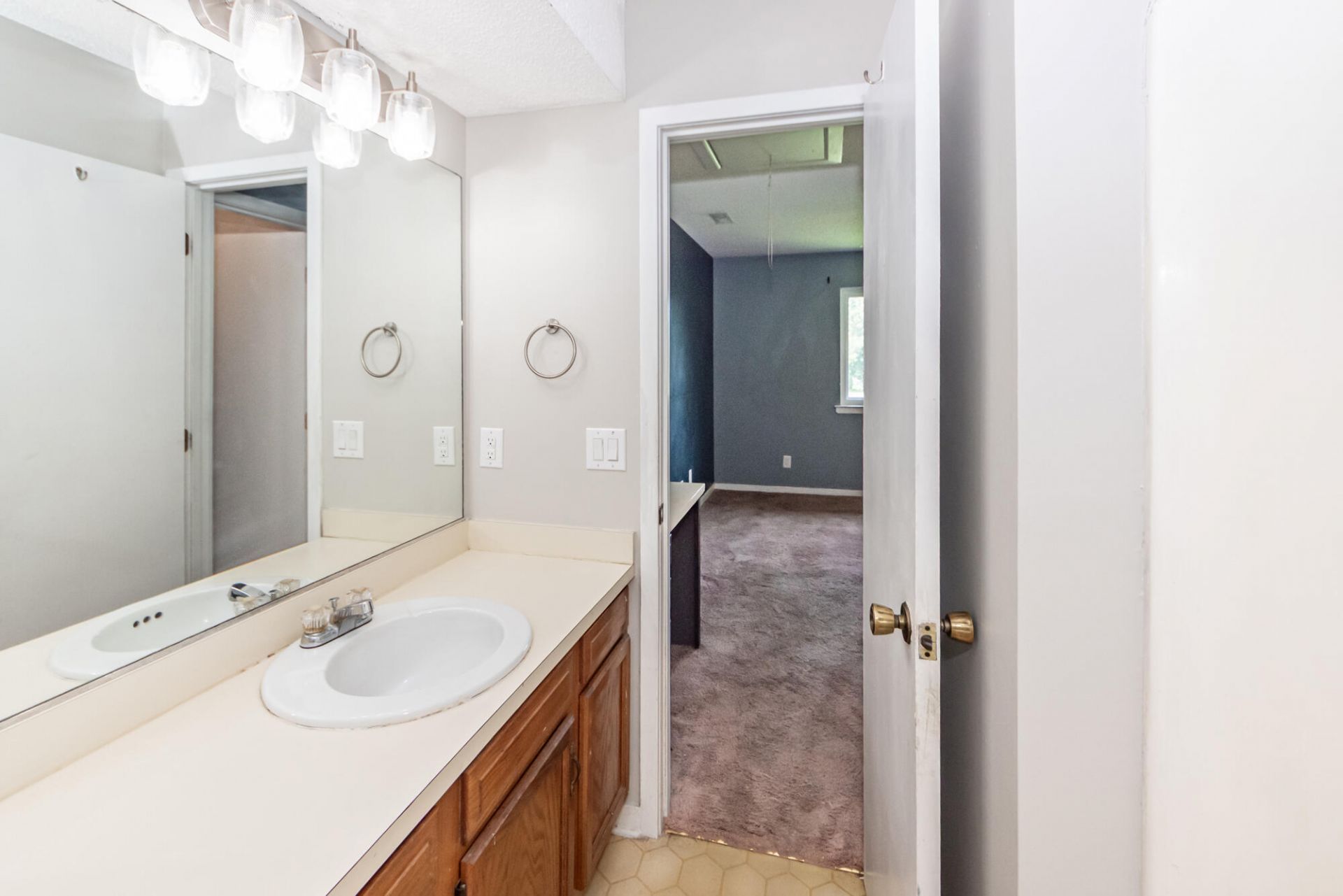 2605 Hidden Cove Drive Photo 11