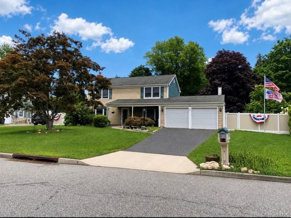 21 Manchester Lane , Stony Brook, NY 11790
