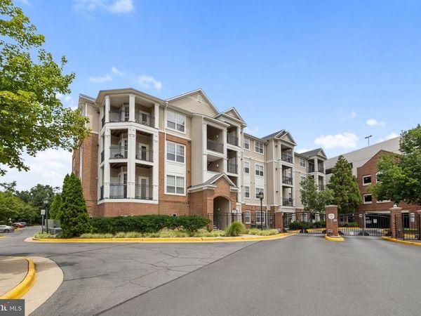 12909 CENTRE PARK CIRCLE, Unit 104, HERNDON, VA 20171