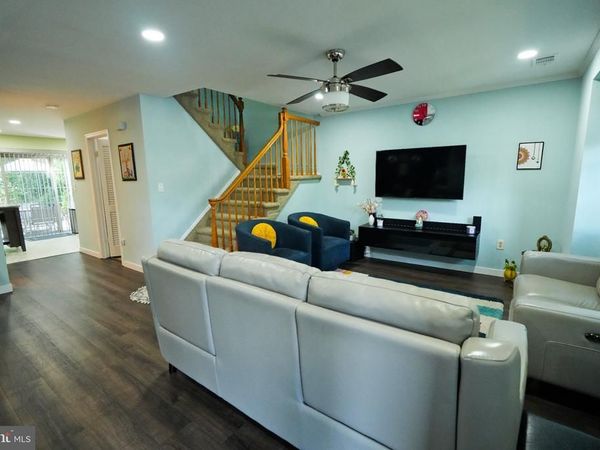 1702 OAK COURT, MONMOUTH JUNCTION, NJ 08852