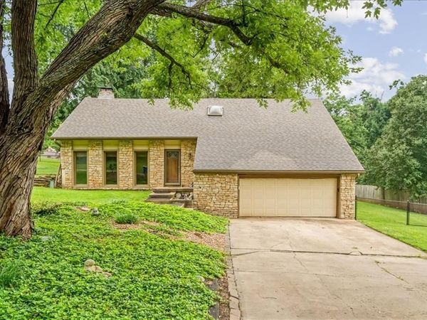 6908 Millridge Street, Shawnee, KS 66218