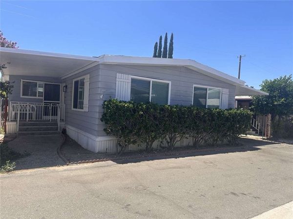 8801 Eton Avenue, Unit 86, Canoga Park, CA 91304