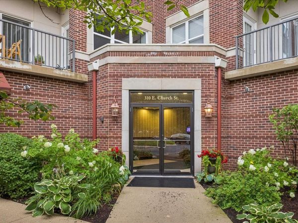 310 E Church Avenue , Unit 209, Libertyville, IL 60048