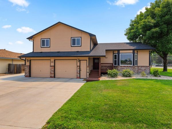 807 Sapphire Ct, Nampa, ID 83686