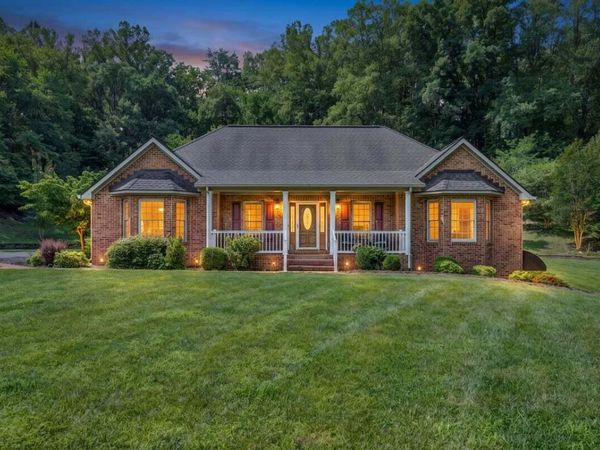 2655 Rutrough RD SE, Roanoke, VA 24014