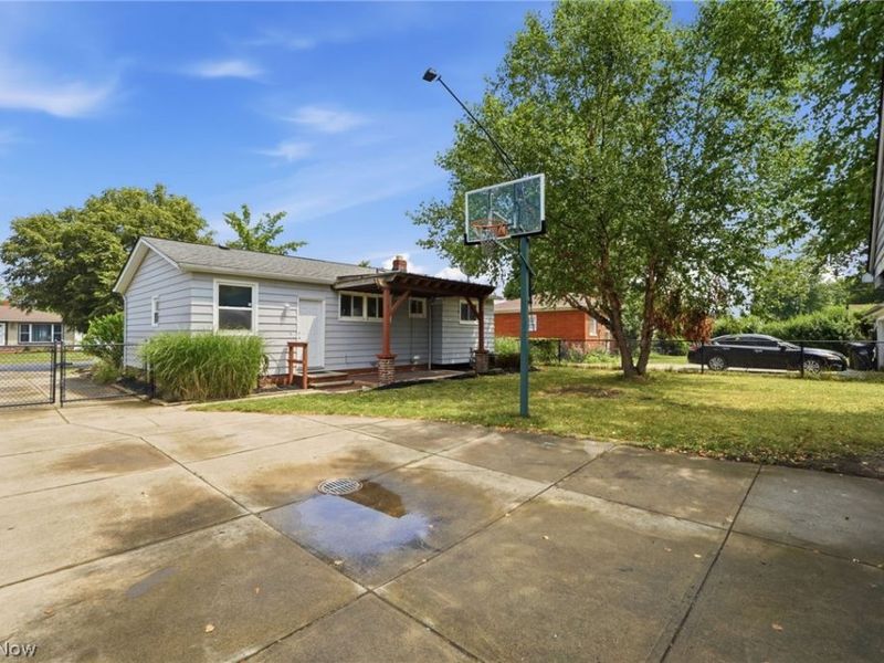 11821 Ronald Drive , Parma, OH 44130 Photo 27