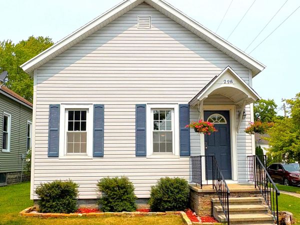 296 3rd Street, Manistee, MI 49660