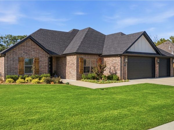 894 E Tucks Chapel Road , Rogers, AR 72756