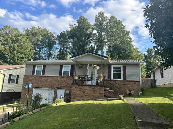 94 C Street , Louisa, KY 41230