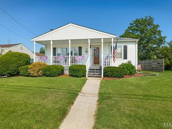 706 S Maple Street , Brighton, IL 62012