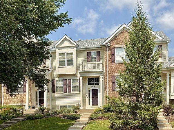 1634 Windward Drive , Pingree Grove, IL 60140
