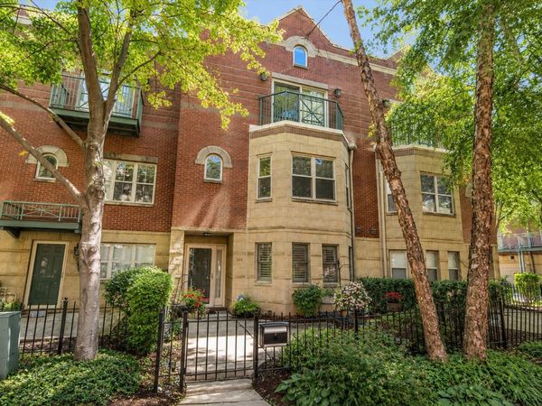 4530 S Woodlawn Avenue, Unit 305, Chicago, IL 60653