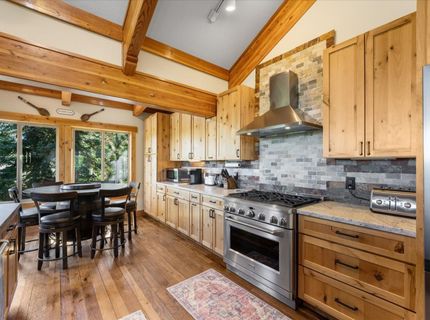 13141 Hillside Drive, Truckee, CA 96161 Photo