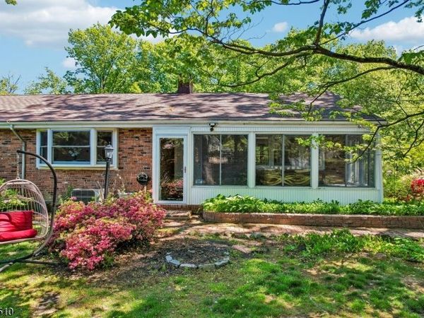 881 Bordentown Ave, Sayreville, NJ 08879