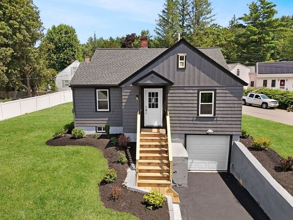 35 Richardson Rd, Fitchburg, MA 01420