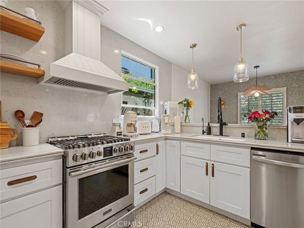 1301 19th, Manhattan Beach, CA 90266