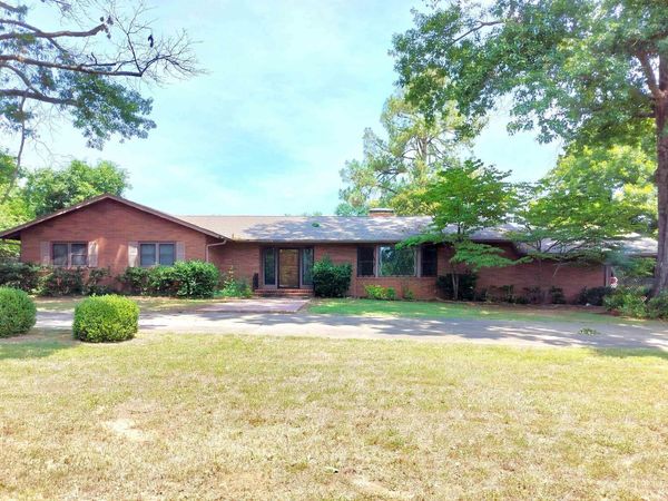 901 Poplar Street, Clarksville, AR 72830
