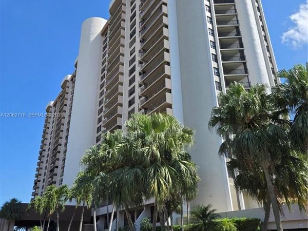 1800 NE 114th St , Unit 911, Miami, FL 33181