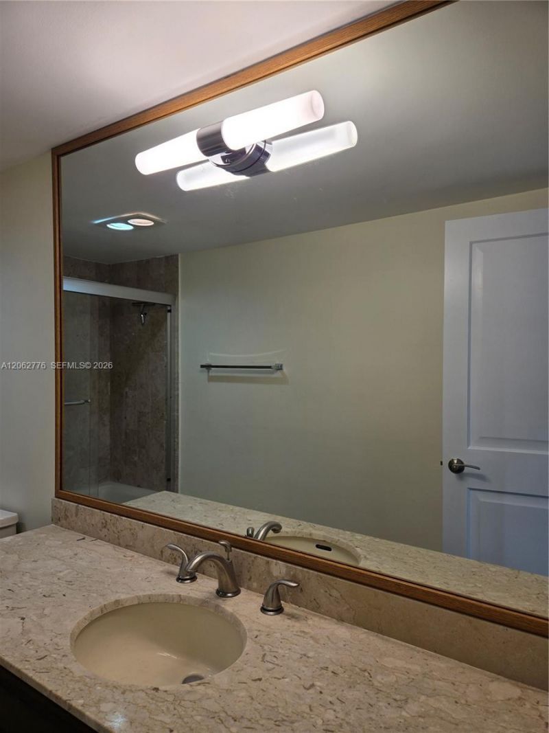1800 NE 114th St , Unit 911, Miami, FL 33181 Photo