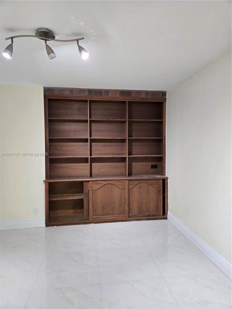 1800 NE 114th St , Unit 911, Miami, FL 33181 Photo