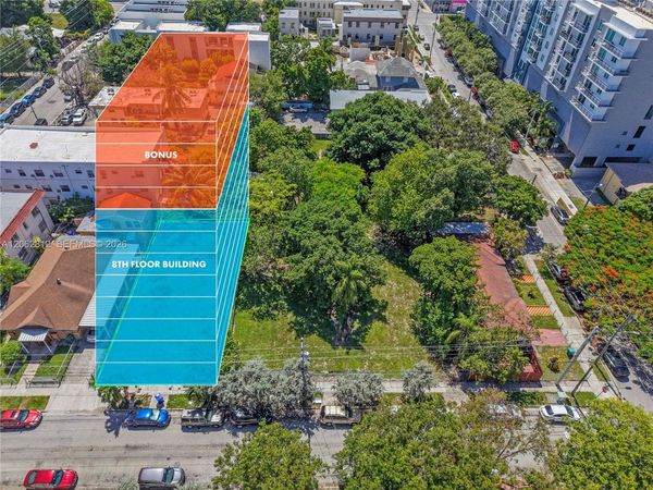 120 NW 7th Ave , Miami, FL 33128