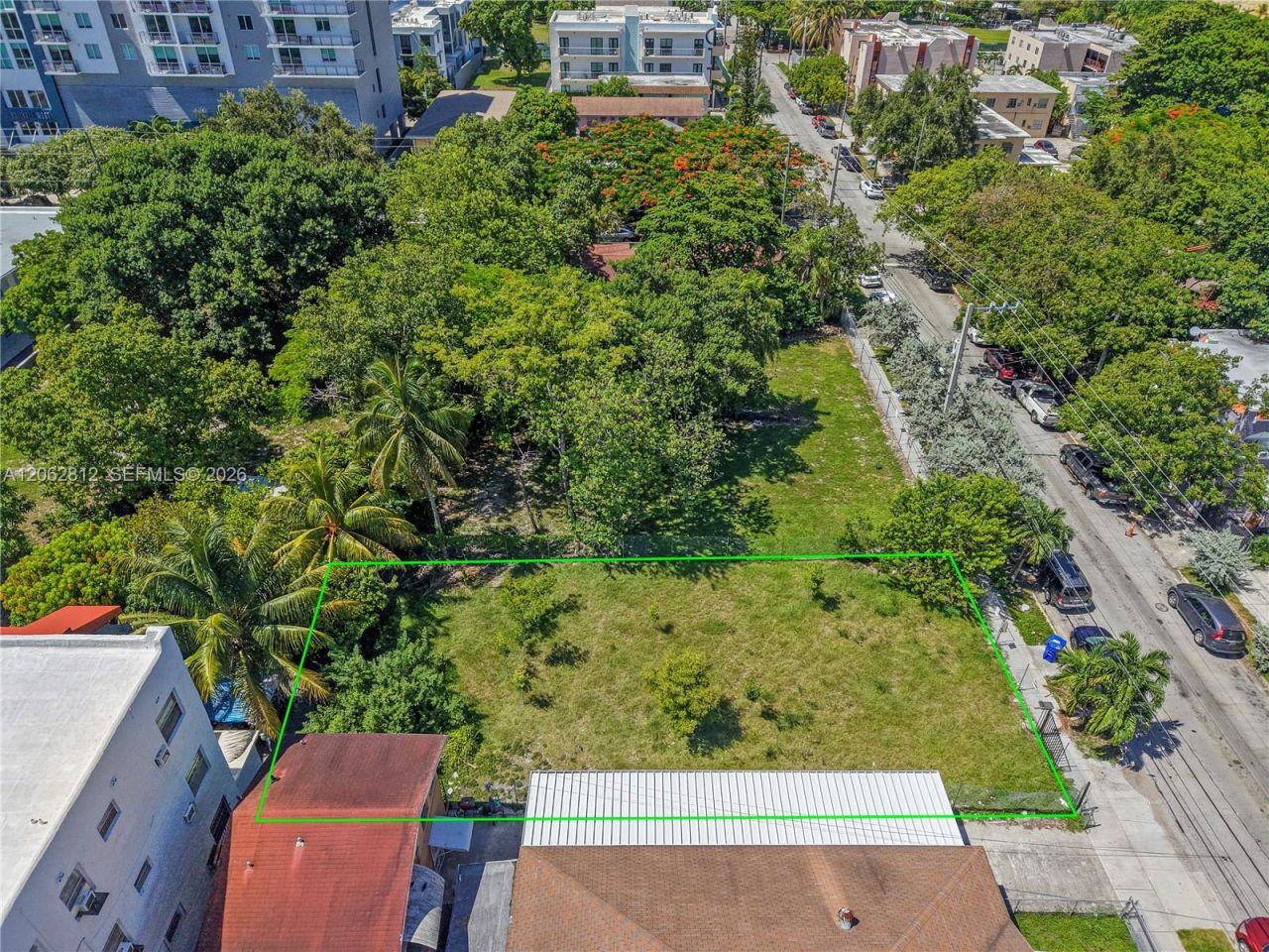 120 NW 7th Ave , Miami, FL 33128 Photo