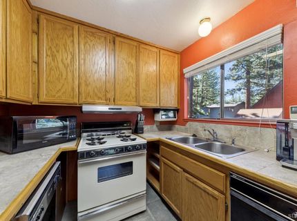 1183 Canarsee Street, South Lake Tahoe, CA 96150 Photo