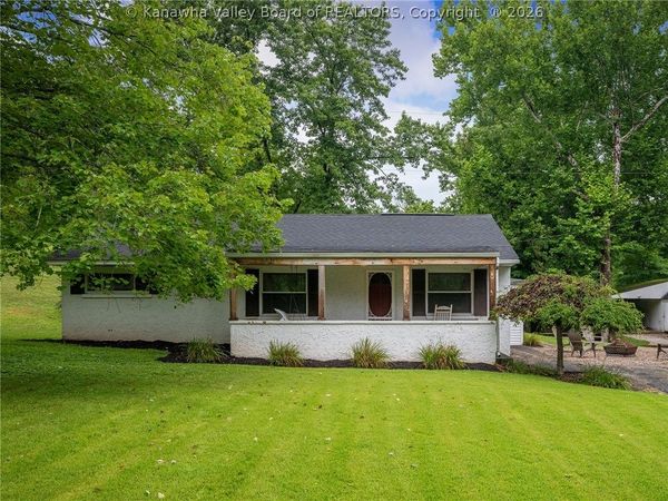 1734 Bills Creek Road, Winfield, WV 25213