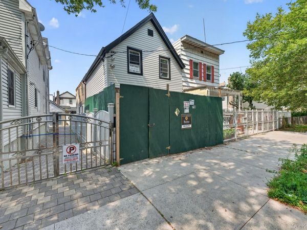 718 E 99th Street , Brooklyn, NY 11236