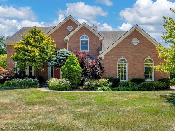 107 Millstone Drive, Troy, Mi 48084