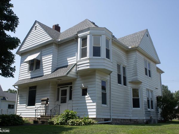 1601 S Central Avenue, Burlington, IA 52601