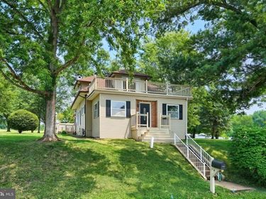 2613 BROAD STREET, YORK, PA 17408