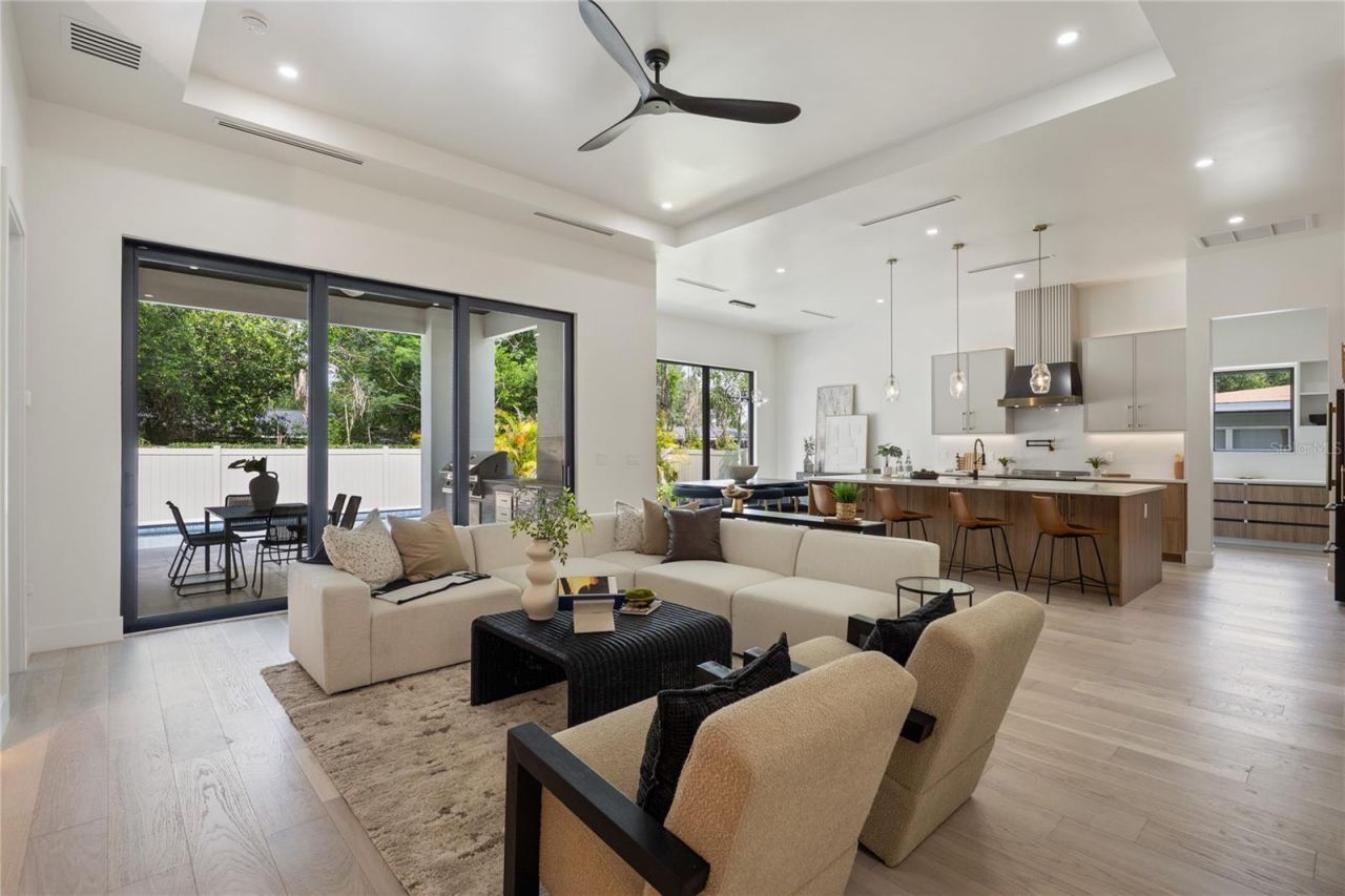 525 S Lakemont Avenue, Winter Park, FL 32792 Photo