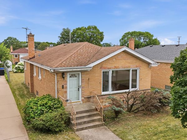 4847 N Sayre Avenue , Chicago, IL 60656