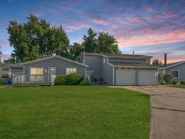 1562 Hunt Drive , Unit B, Normal, IL 61761